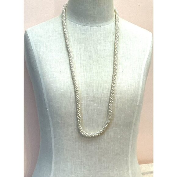 Vintage Faux Pearl Long Necklace Elegant Jewelry - Picture 3 of 3